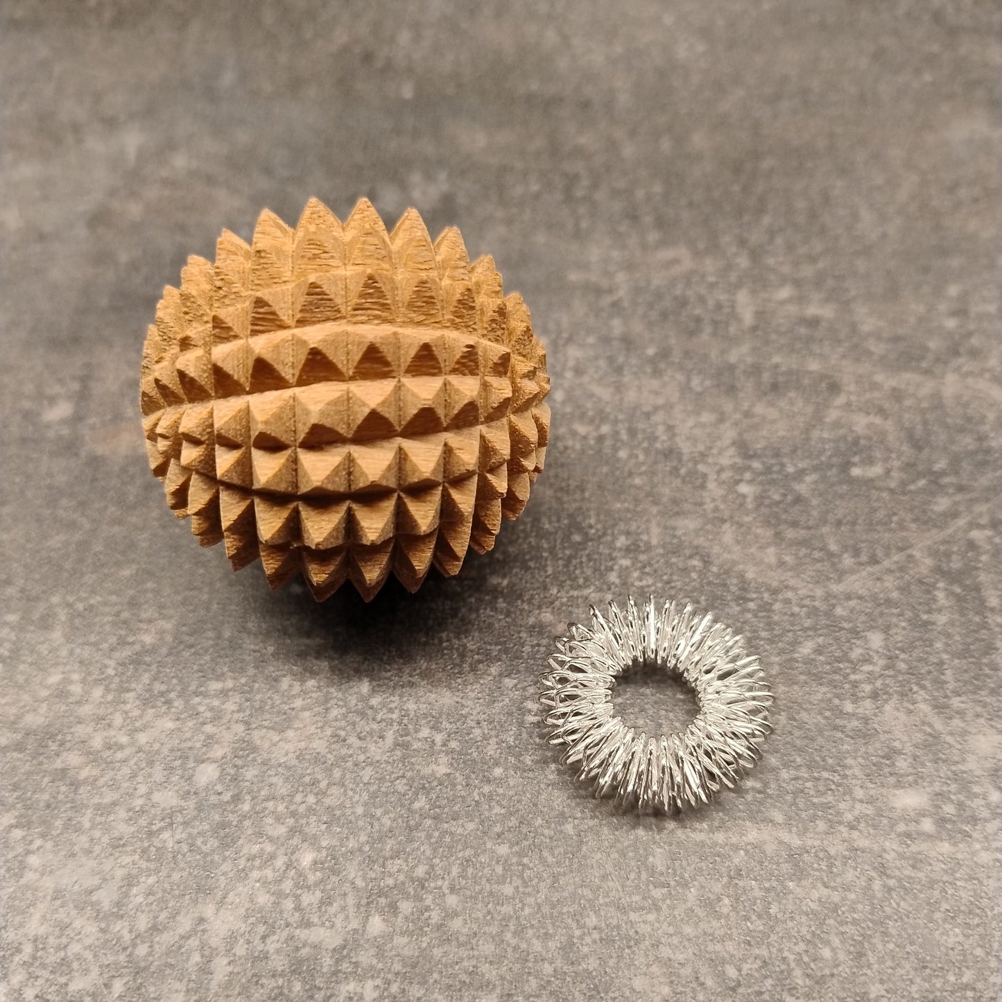 Rent Ve and Zen Set - Ve Ball + Zen acupressure ring